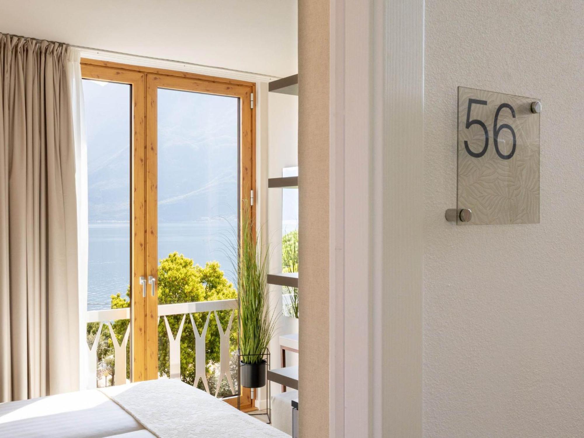Hotel Riviera Panoramic Green Resort 리몬네술가르다 외부 사진