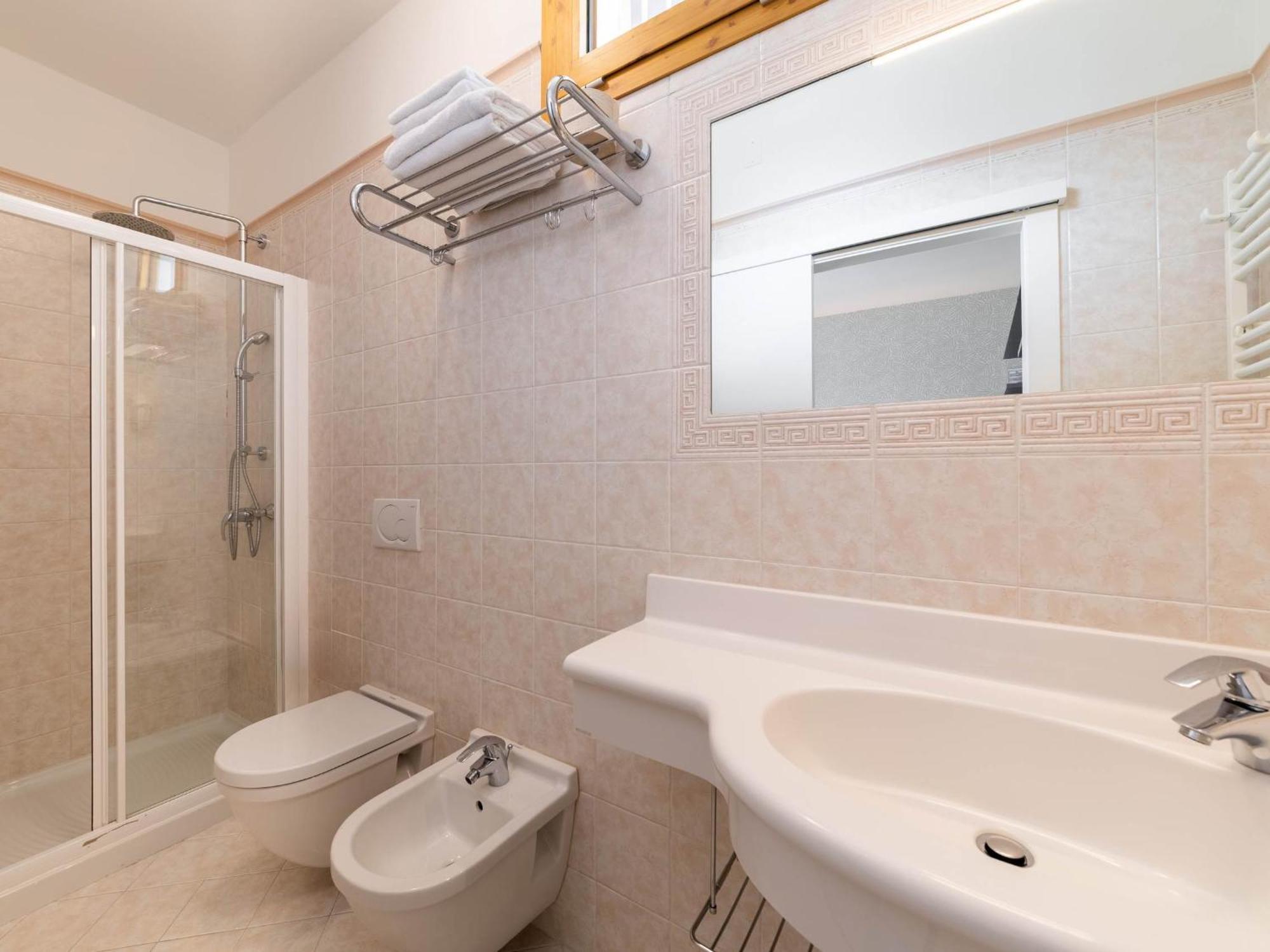 Hotel Riviera Panoramic Green Resort 리몬네술가르다 외부 사진