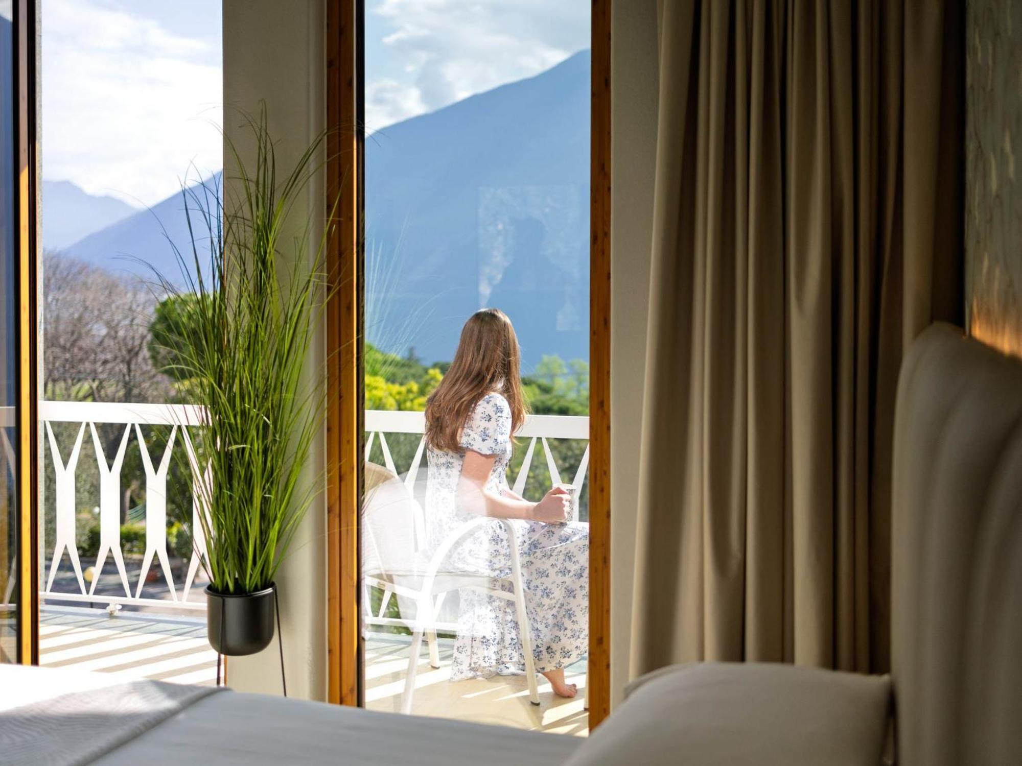 Hotel Riviera Panoramic Green Resort 리몬네술가르다 외부 사진