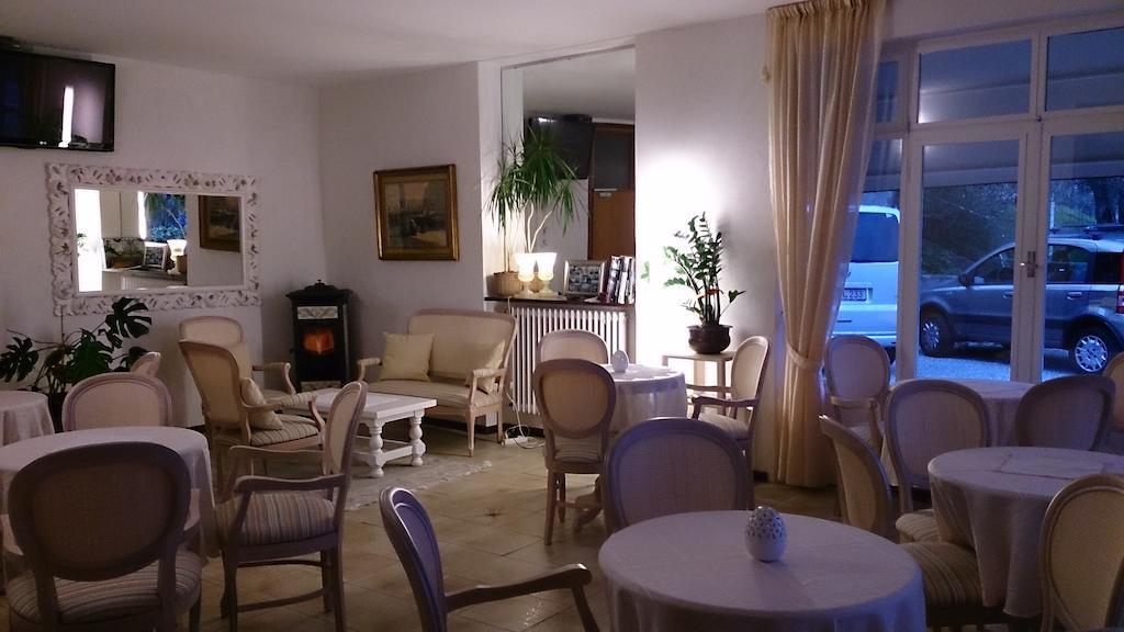 Hotel Riviera Panoramic Green Resort 리몬네술가르다 외부 사진