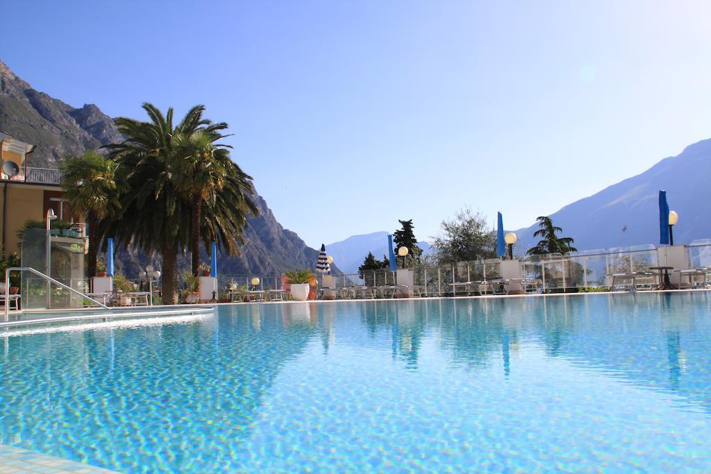 Hotel Riviera Panoramic Green Resort 리몬네술가르다 외부 사진