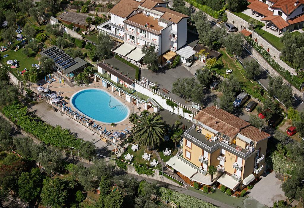 Hotel Riviera Panoramic Green Resort 리몬네술가르다 객실 사진