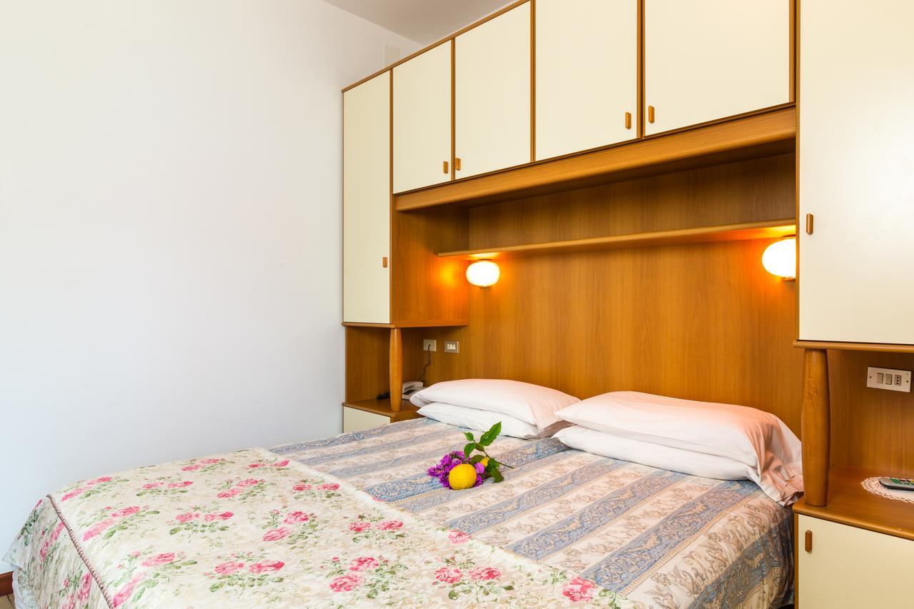 Hotel Riviera Panoramic Green Resort 리몬네술가르다 외부 사진