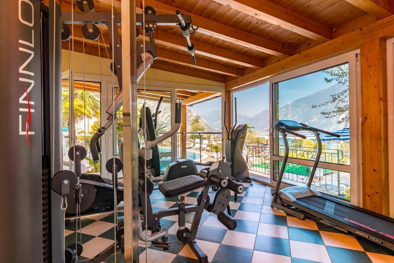Hotel Riviera Panoramic Green Resort 리몬네술가르다 외부 사진