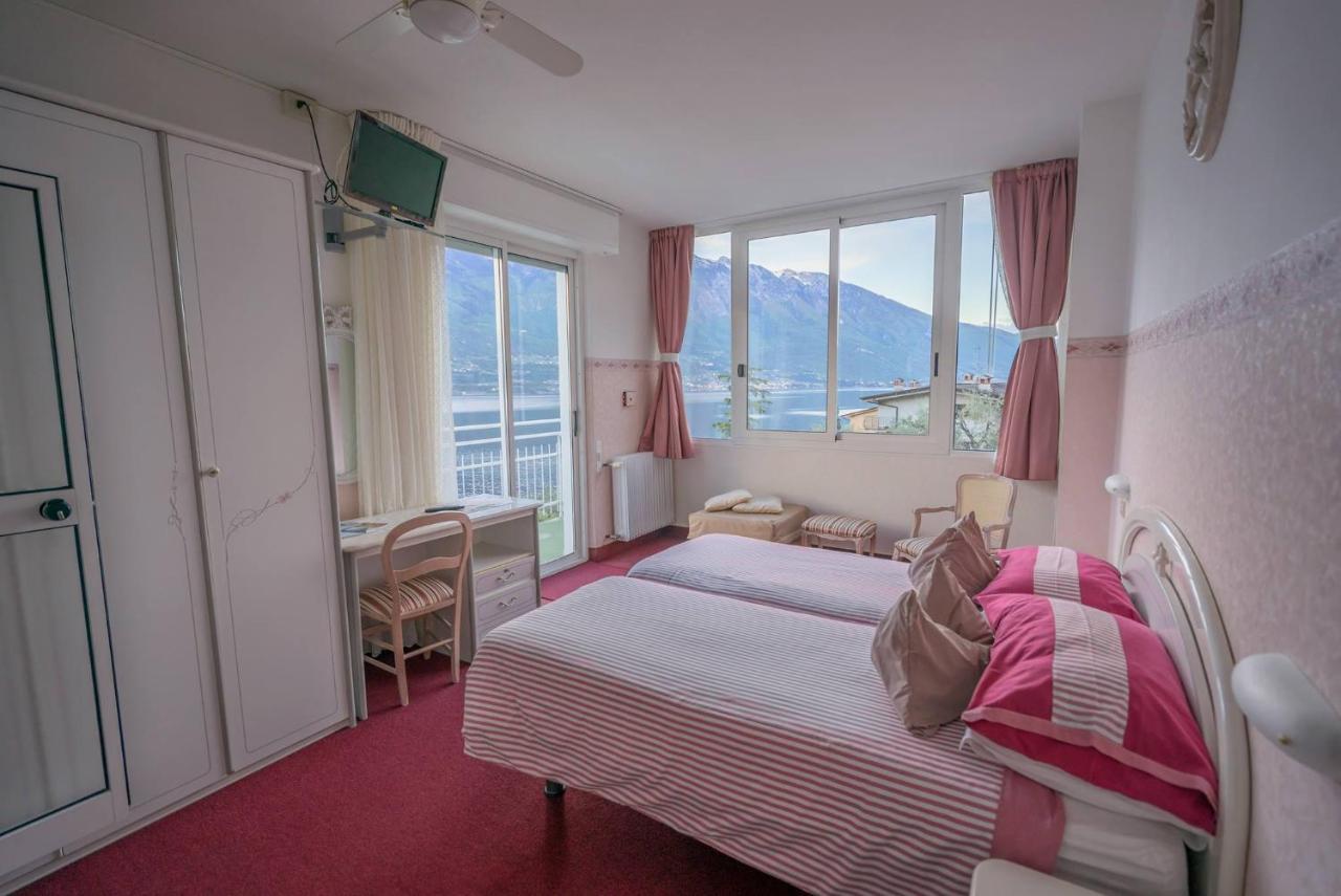 Hotel Riviera Panoramic Green Resort 리몬네술가르다 외부 사진
