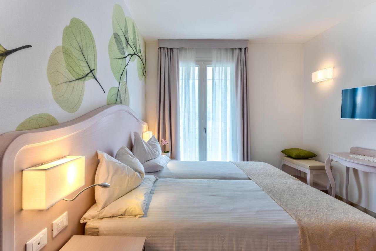 Hotel Riviera Panoramic Green Resort 리몬네술가르다 외부 사진