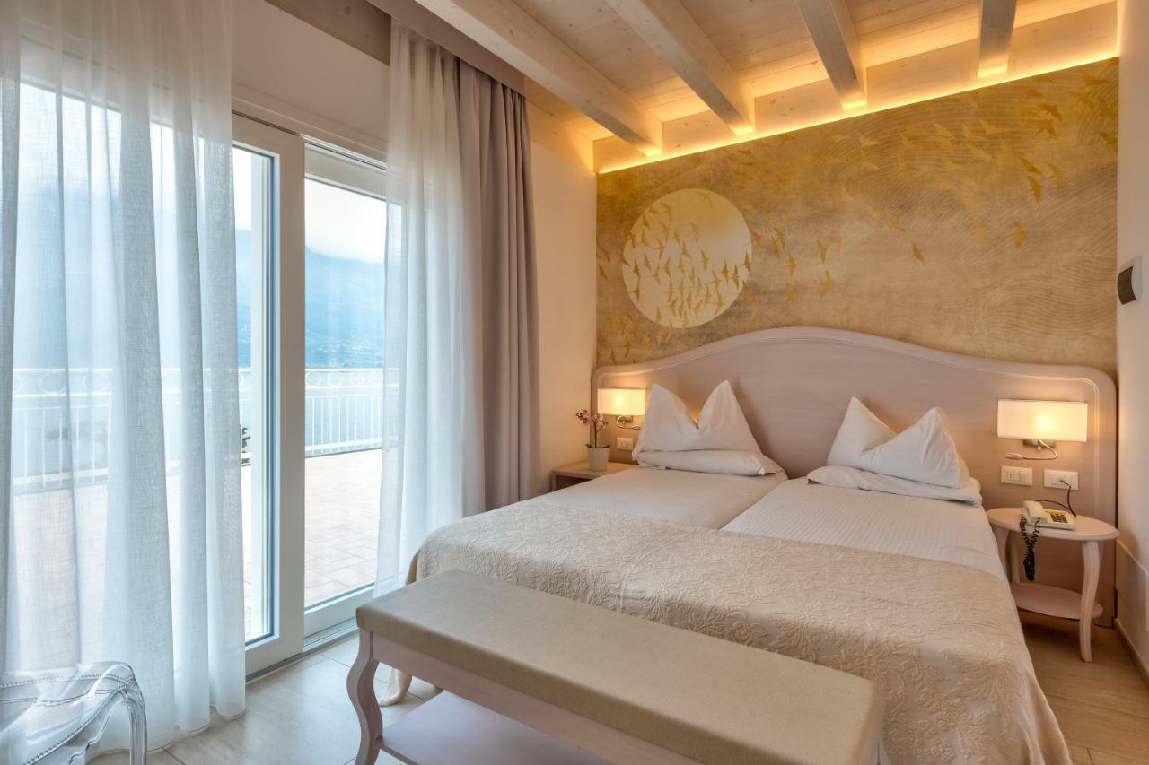 Hotel Riviera Panoramic Green Resort 리몬네술가르다 외부 사진