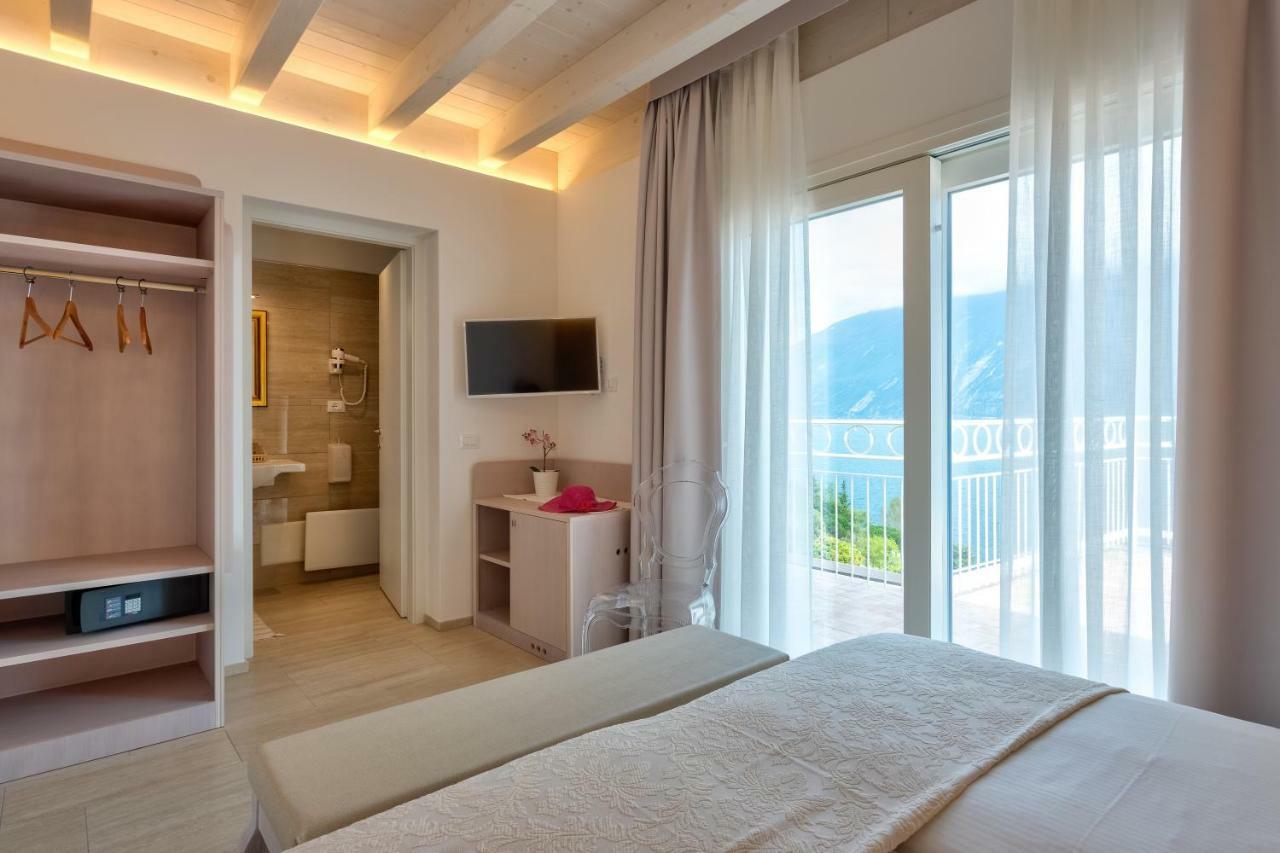 Hotel Riviera Panoramic Green Resort 리몬네술가르다 외부 사진